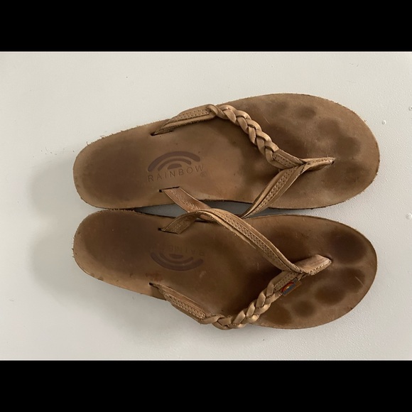 (SOLD!) 🤗 🌈 Rainbow 'Flirty' Braided Leather Flip Flop, size 7, hardly worn! - Picture 4 of 10
